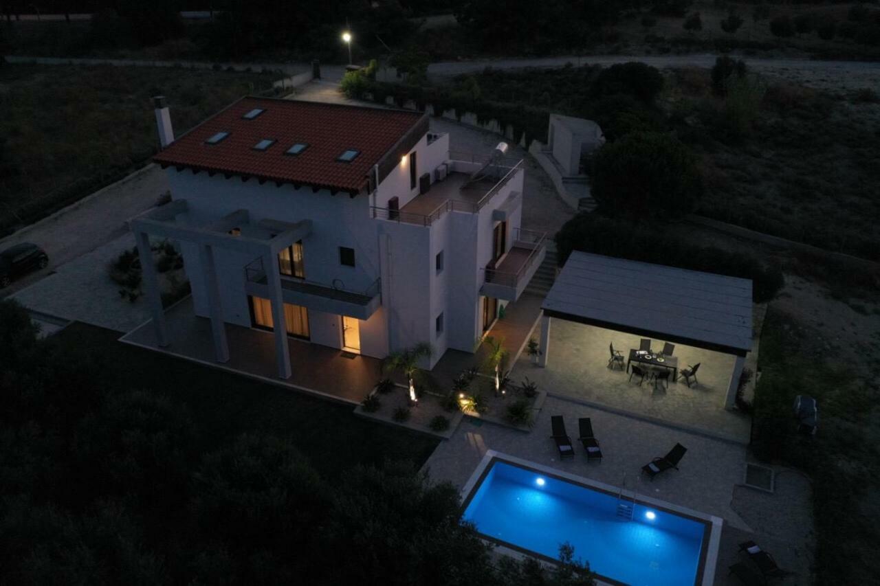 La Luna Villa Tsairi Buitenkant foto